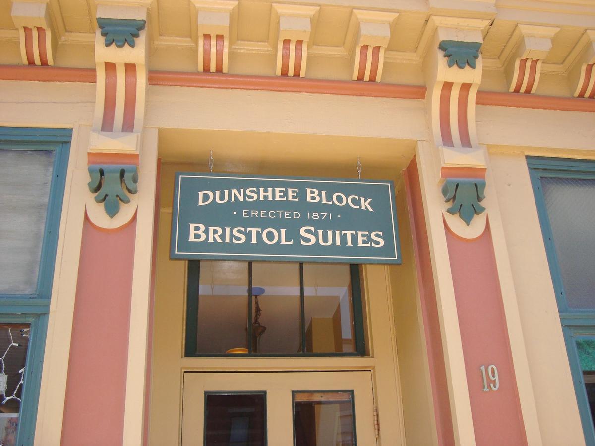 Bristol Suites Exterior photo